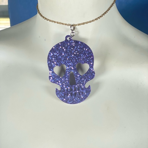 Purple glitter resin skull pendant - Picture 5 of 7